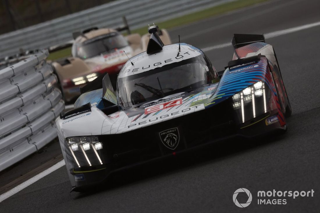 #94 Peugeot Totalenergies Peugeot 9X8: Loic Duval, Gustavo Menezes, Stoffel Vandoorn