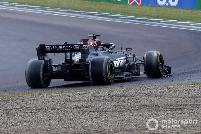 Lewis Hamilton, Mercedes W12 se despista