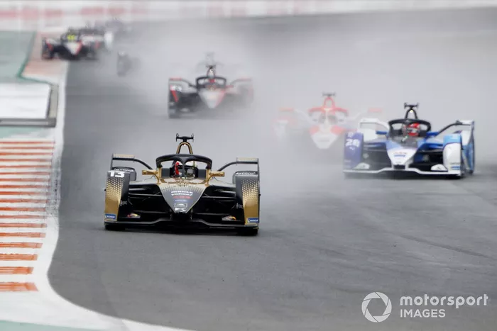 Antonio Felix Da Costa, DS Techeetah, DS E-Tense FE21, lidera el pelotón