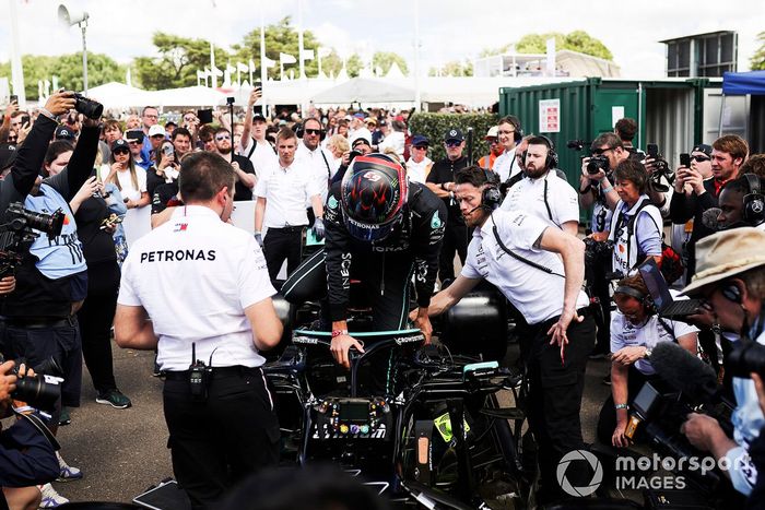 George Russell, Mercedes W10