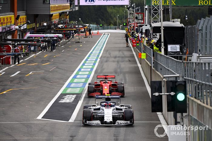 Pierre Gasly, AlphaTauri AT01, Sebastian Vettel, Ferrari SF1000,