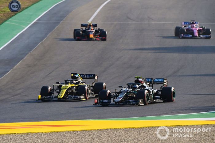Daniel Ricciardo, Renault F1 Team R.S.20, Valtteri Bottas, Mercedes F1 W11
