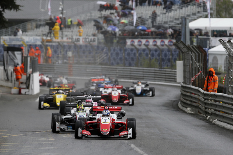 Start action, Ralf Aron, PREMA Theodore Racing Dallara F317 - Mercedes-Benz leads