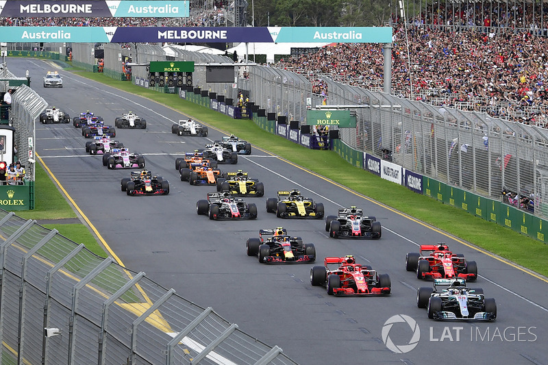 Start zum GP Australien 2018 in Melbourne: Lewis Hamilton, Mercedes-AMG F1 W09 EQ Power+, führt