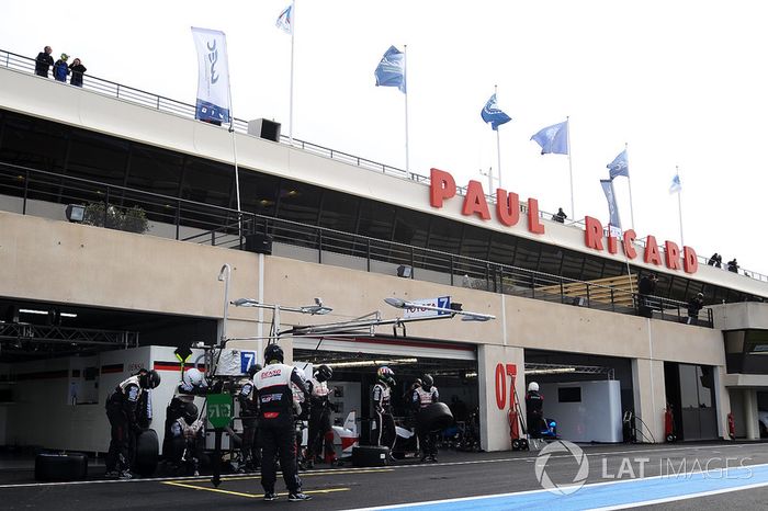 #7 Toyota Gazoo Racing Toyota TS050: Mike Conway, Alexander Wurz, Jose Maria Lopez, Sébastien Buemi, Anthony Davidson