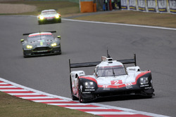 #2 Porsche Team Porsche 919 Hybrid: Timo Bernhard, Earl Bamber, Brendon Hartley