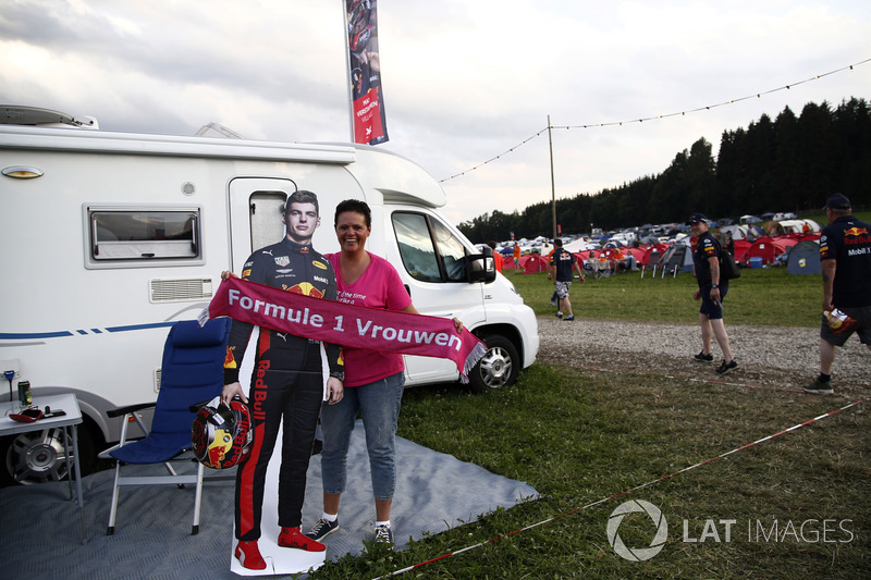 Max Verstappen taraftarları