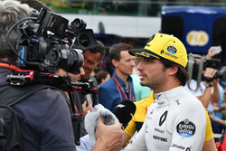 Carlos Sainz Jr., Renault Sport F1 Team talks with the media