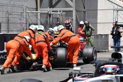 Max Verstappen, Red Bull Racing RB14 after the crash