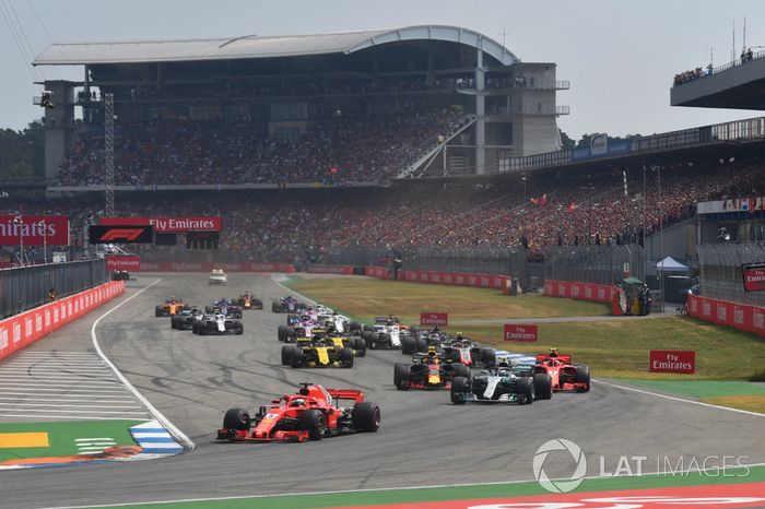 Sebastian Vettel, Ferrari SF71H lidera en la salida