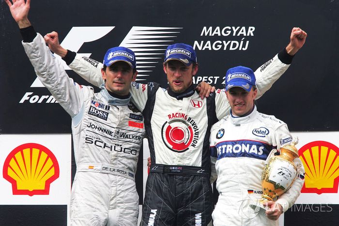 Podio: Pedro de la Rosa, McLaren, Jenson Button, Honda y Nick Heidfeld, BMW Sauber F1