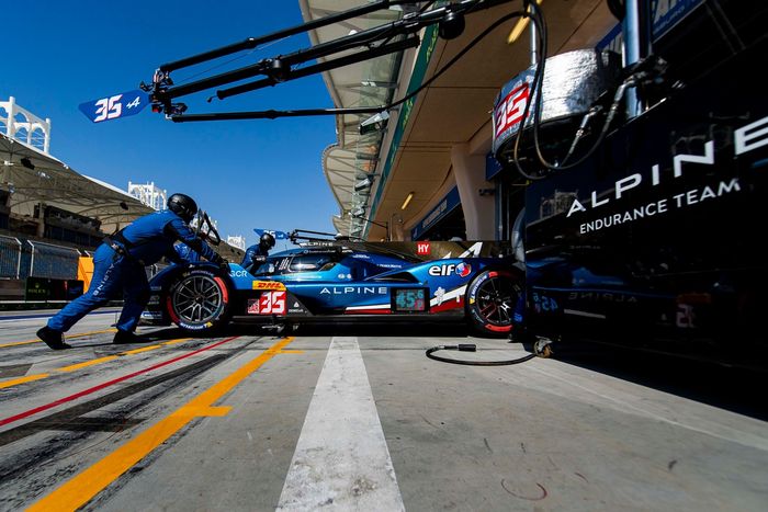 #35 Alpine Endurance Team Alpine A424: Paul-Loup Chatin, Ferdinand Habsburg, Charles Milesi