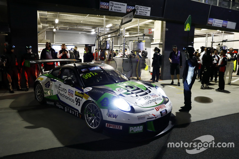 #991 Craft Bamboo Racing Porsche 911 GT3 R: Earl Bamber, Kevin Estre, Laurens Vanthoor