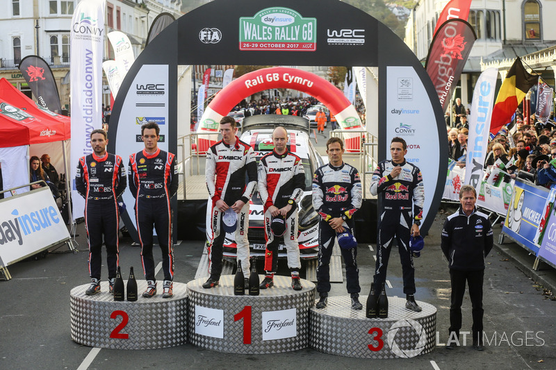 Podio: Elfyn Evans, Daniel Barritt, Ford Fiesta WRC, M-Sport, Thierry Neuville, Nicolas Gilsoul, Hyundai i20 WRC, Hyundai Motorsport, Sébastien Ogier, Julien Ingrassia, Ford Fiesta WRC, M-Sport