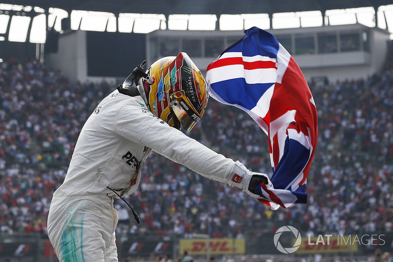 2017 World Champion Lewis Hamilton, Mercedes AMG F1