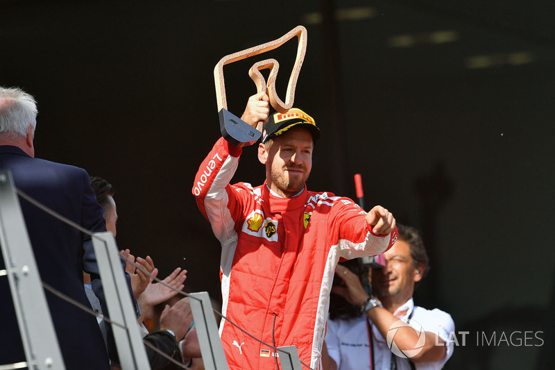 Vettel efsaneyi yakalıyor