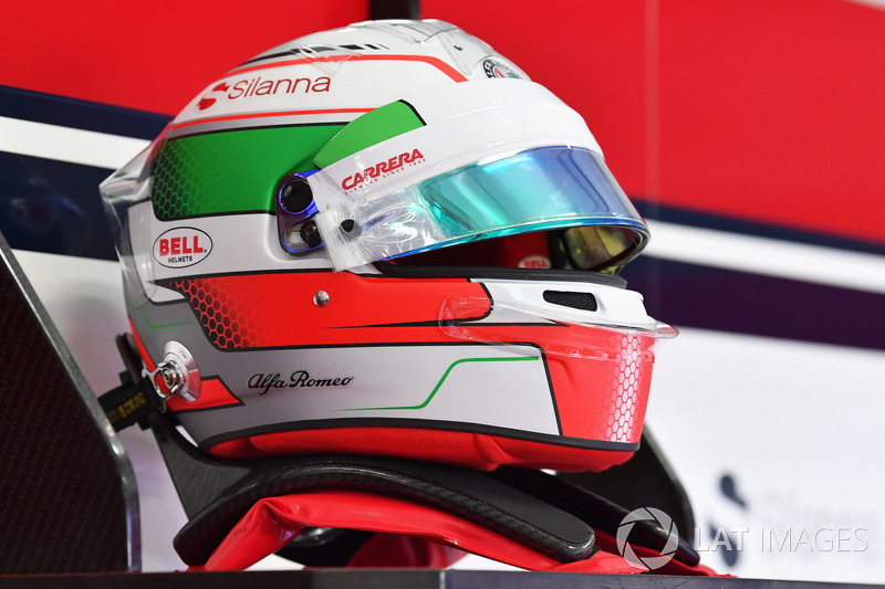 Il casco di Antonio Giovinazzi, Sauber