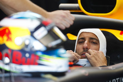 Daniel Ricciardo, Red Bull Racing, in cockpit