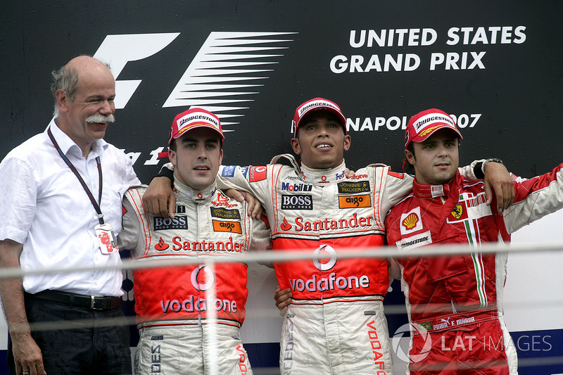 Podio: Ganador de la carrera Lewis Hamilton, McLaren, segundo lugar Fernando Alonso, McLaren y terce