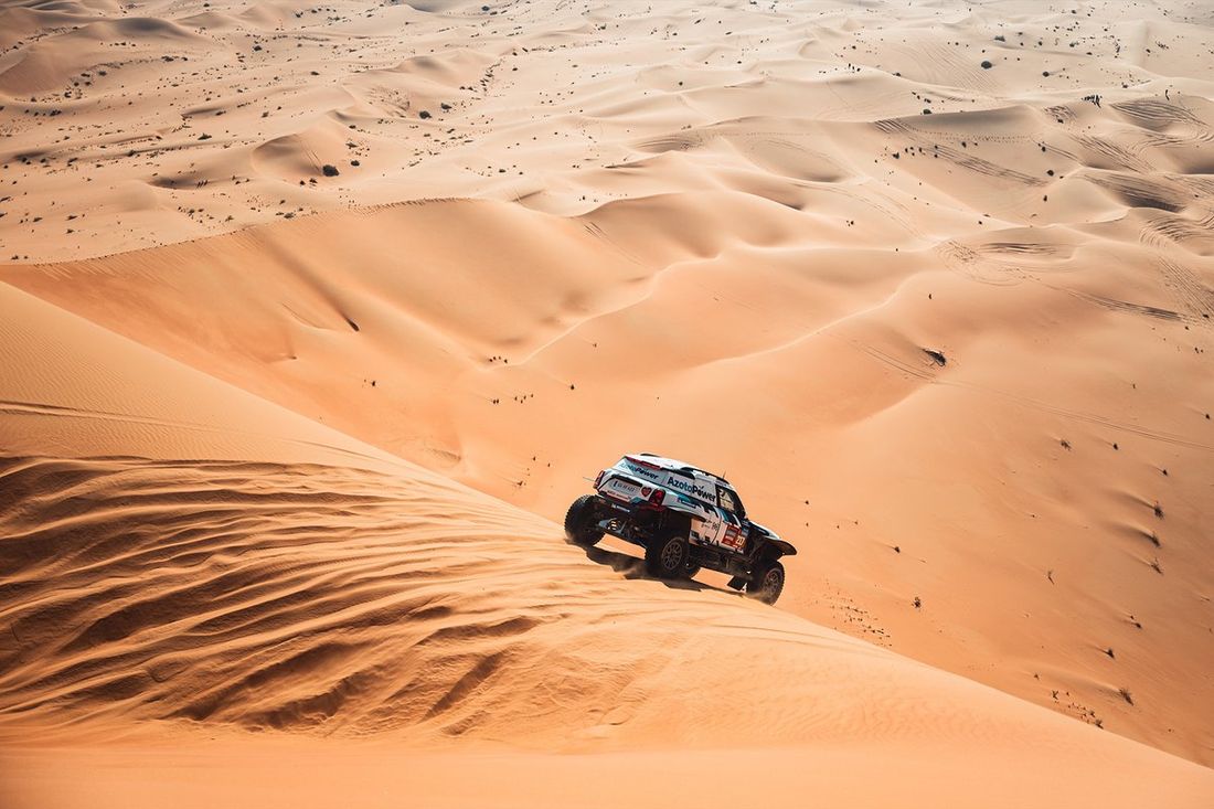 #217 X-raid Mini JCW Team Mini John Cooper Works Rally Plus: Krzysztof Hołowczyc, Łukasz Kurzeja