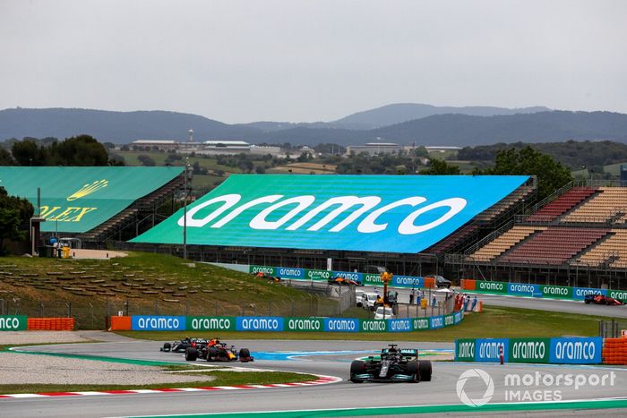 Lewis Hamilton, Mercedes W12, Max Verstappen, Red Bull Racing RB16B, Valtteri Bottas, Mercedes W12