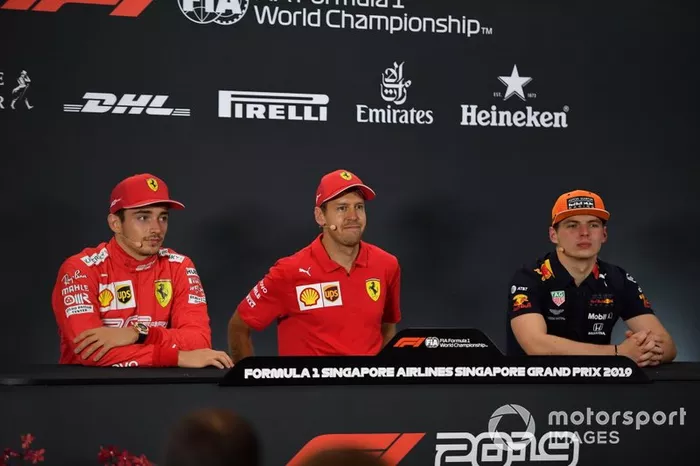 Charles Leclerc, Ferrari, il vincitore della gara Sebastian Vettel, Ferrari e Max Verstappen, Red Bull Racing in conferenza stampa