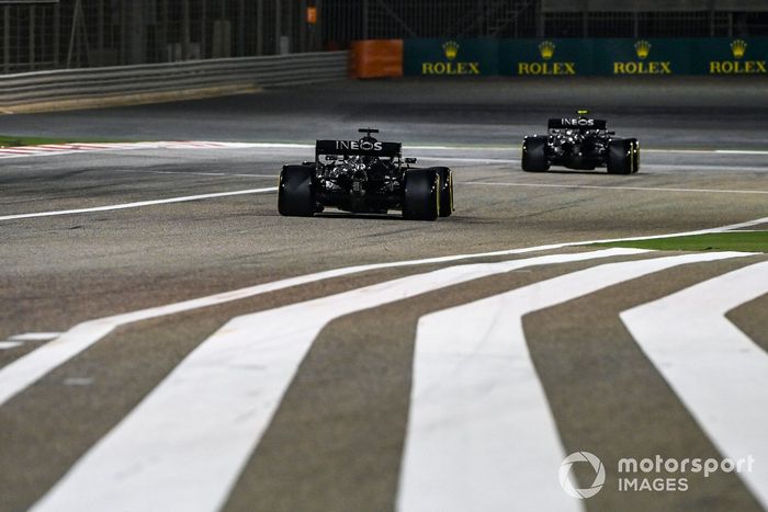 Valtteri Bottas, Mercedes F1 W11, George Russell, Mercedes F1 W11