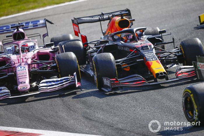 Max Verstappen, Red Bull Racing RB16, lotta con Sergio Perez, Racing Point RP20