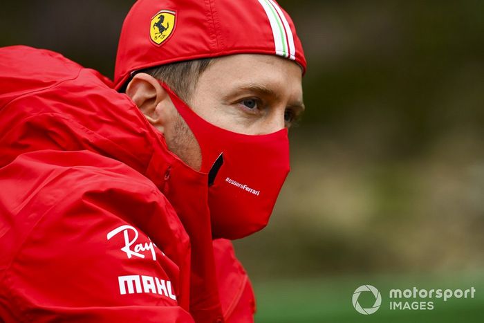 Sebastian Vettel, Ferrari en una bici