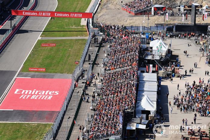 Una vista a distancia del recinto el día de la carrera