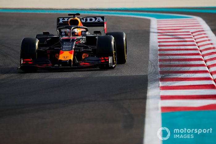 Max Verstappen, Red Bull Racing RB16B 