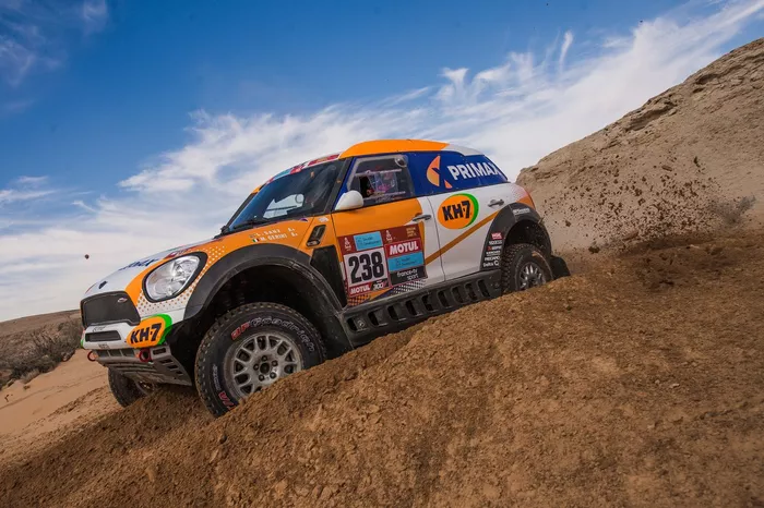 #238 X-Raid Mini John Cooper Works Rally Mini: Laia Sanz, Maurizio Gerini