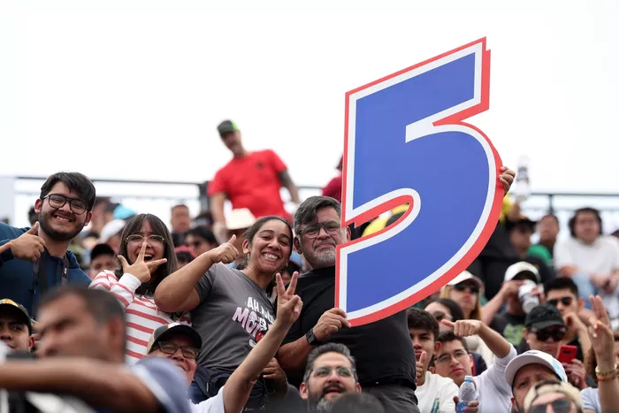 Fans of Kyle Larson, Hendrick Motorsports Chevrolet