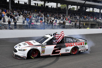 Brad Keselowski, Team Penske, Ford Fusion Discount Tire wins