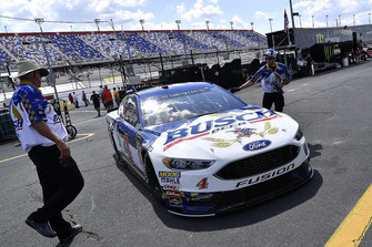 Kevin Harvick, Stewart-Haas Racing, Ford Fusion Busch Beer Throwback