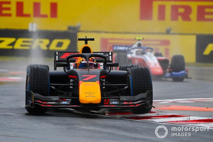 Yuki Tsunoda, Carlin,  Robert Shwartzman, Prema Racing