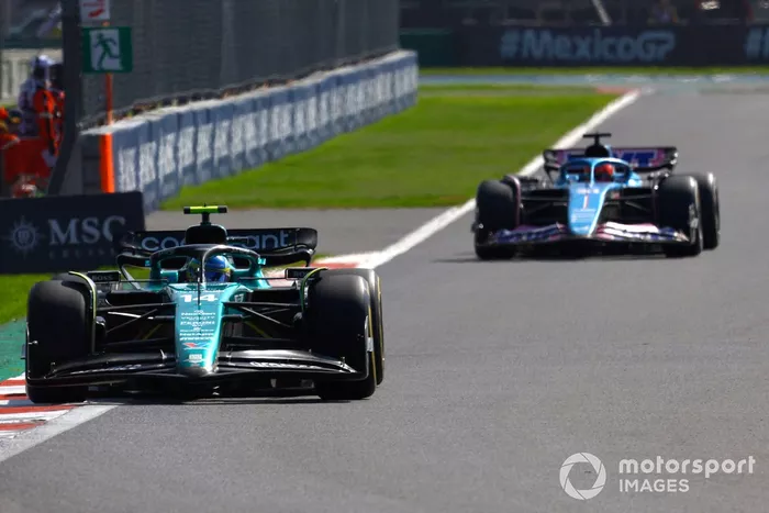 Fernando Alonso, Aston Martin AMR23, Esteban Ocon, Alpine A523