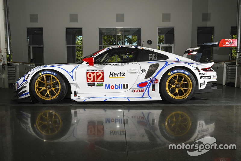 #912 Porsche Team North America Porsche 911 RSR, GTLM: Laurens Vanthoor, Earl Bamber, Mathieu Jaminet
