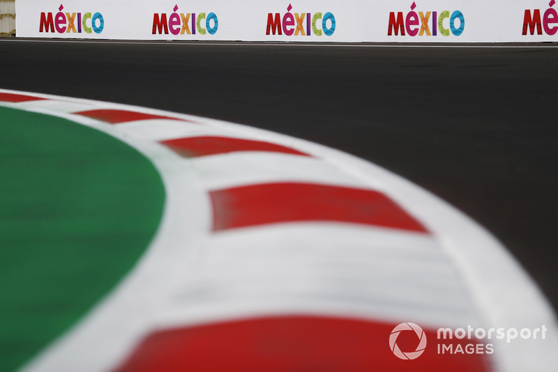 Les logos de Mexico sur le circuit