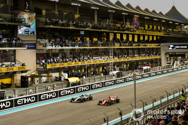 Льюіс Хемілтон, Валттері Боттас, Mercedes AMG F1 W09, Себастьян Феттель, Ferrari SF71H