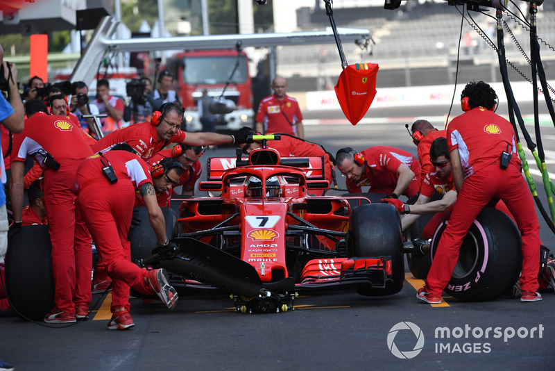 Kimi Raikkonen, Ferrari SF71H pit stop