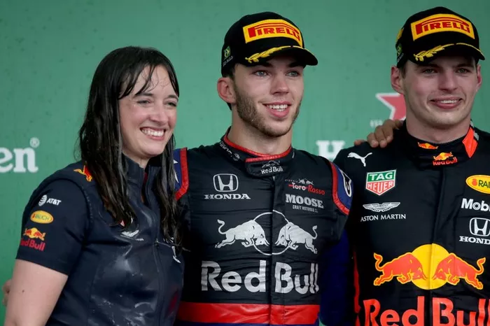 Podio: Il vincitore della gara Max Verstappen, Red Bull Racing, secondo classificato Pierre Gasly, Toro Rosso, Hannah Schmitz, Red Bull Racing Strategy Engineer
