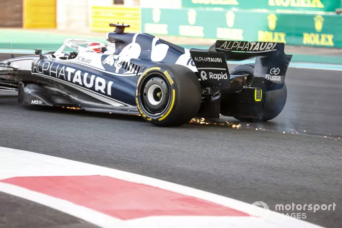 Rastro de chispas de Pierre Gasly, AlphaTauri AT03