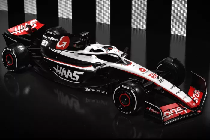 Decoración Haas VF-23