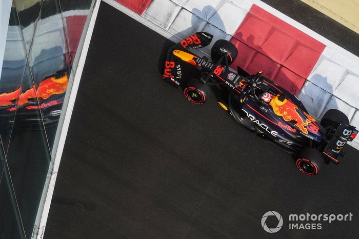 Liam Lawson, Red Bull Racing RB18 