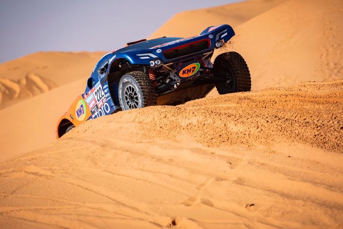 #222 Astara Team Astara: Laia Sanz, Maurizio Gerini