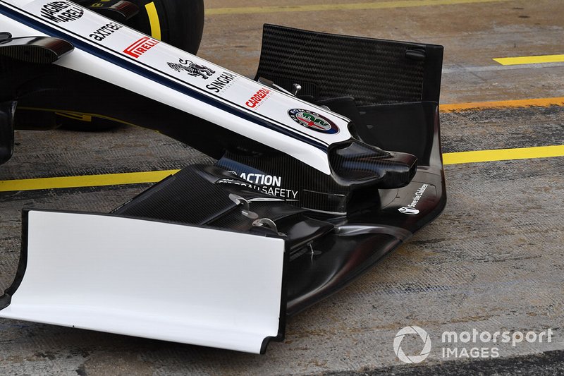 Detalle del alerón delantero del Alfa Romeo Racing C38