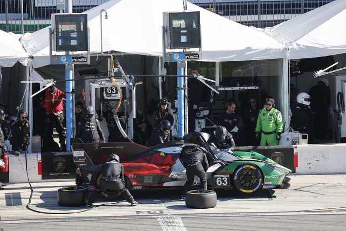 #63 Automobili Lamborghini Squadra Corse Lamborghini SC63: Mirko Bortolotti, Romain Grosjean, Daniil Kvyat, Edoardo Mortara