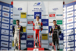 Podium de novatos: Joel Eriksson, Motopark Dallara F312 Volkswagen; Ralf Aron, Prema Powerteam Dallara F312 Mercedes-Benz; Anthoine Hubert, Van Amersfoort Racing Dallara F312 Mercedes-Benz