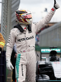 Lewis Hamilton, Mercedes AMG F1 Team feiert seine Pole-Position im Parc Ferme